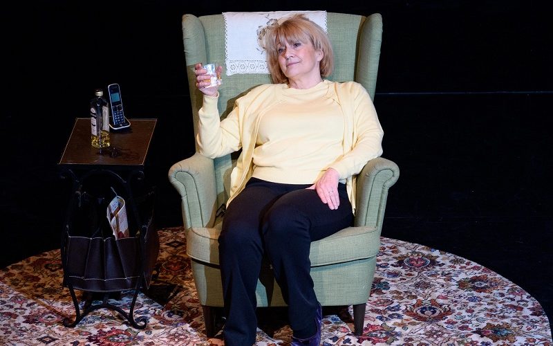 Libby-Smyth-as-Ruby-Murray.