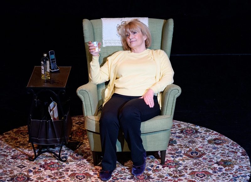 Libby-Smyth-as-Ruby-Murray.