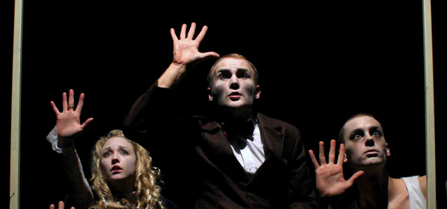 Earnest and the Pale moon